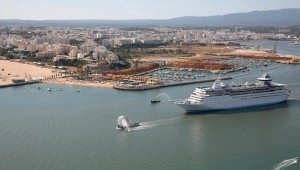 Portimao-celebrates-90-2s