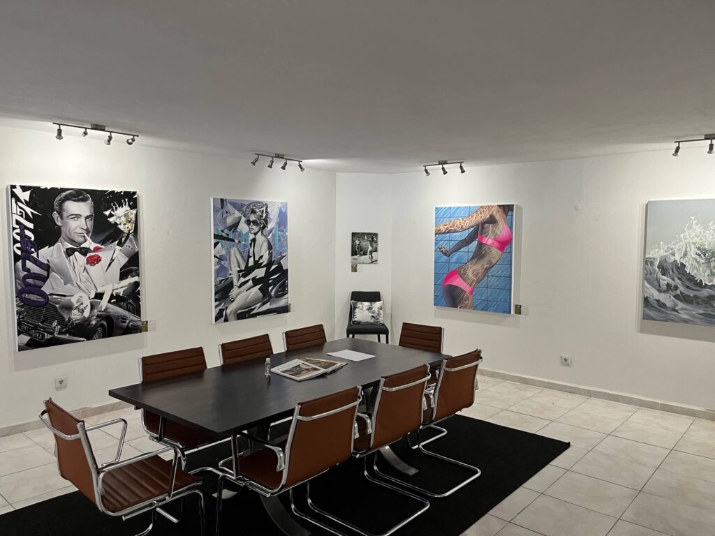 Pop Up Gallery in Fine & Country Carvoeiro from Corte Real Gallery