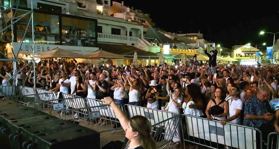 Record number of 35,000 visitors attended Carvoeiro’s Black & White Night