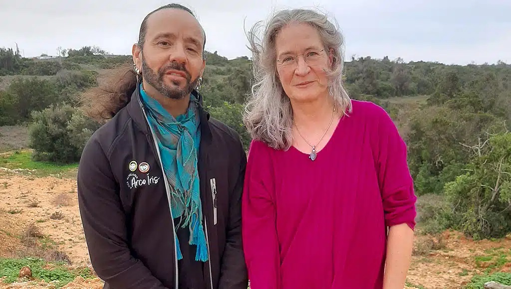 Local artists Anke Punt Bach and Rui Botto unveil a collaborative exhibition this December in Lagoa